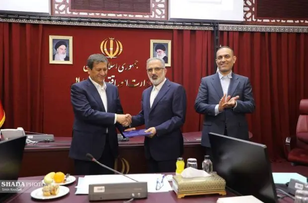 اعطای حکم مدیرعامل بانک مسکن از سوی وزیر امور اقتصادی و دارایی
