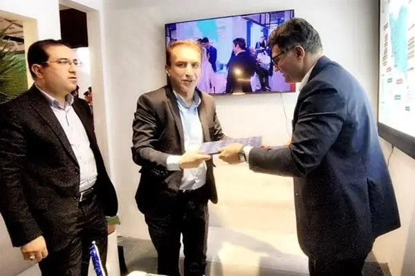 انعقاد تفاهم‌نامه همکاری پژوهشگاه مواد و انرژی با پتروشیمی ایلام
