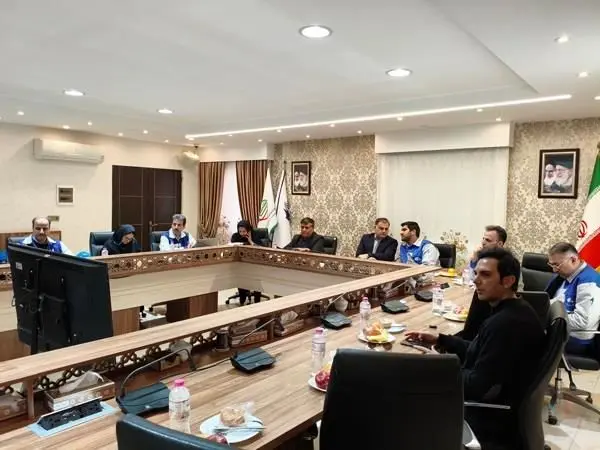 بازدید دکتر گل‌علیزاده، مدیرکل حفاظت محیط زیست استان اصفهان از شرکت فولاد امیرکبیر کاشان
