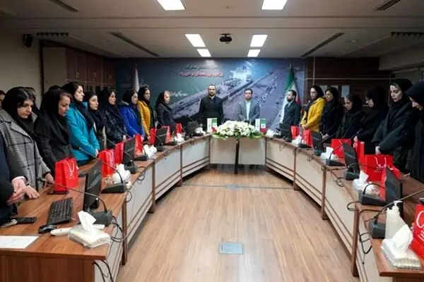 تجلیل از بانوان شرکت نفت پاسارگاد به مناسبت میلاد حضرت زهرا (س)
