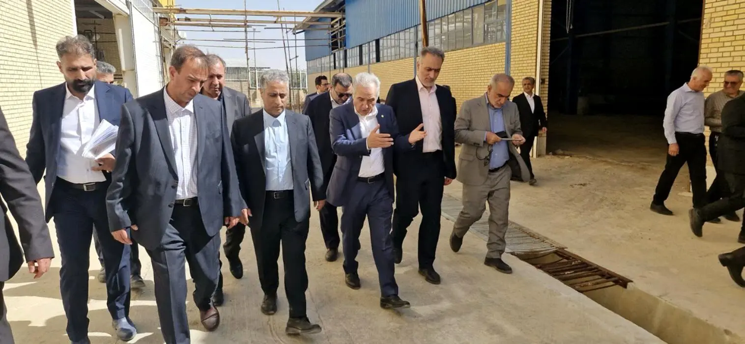 بازدید مدیرعامل بانک صنعت و معدن از ۸ طرح تولیدی در استان فارس
