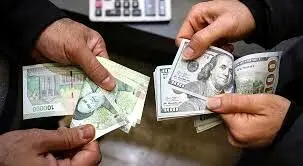 خریدار دلار زیاد؛ فروشنده کم! / قیمت واحد و شفافی در بازار ارز وجود ندارد
