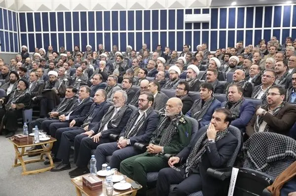 با اتکا به معنویت نماز و روحیه جهادی بسیج، برای تقویت امنیت غذایی کشور تلاش کنیم

