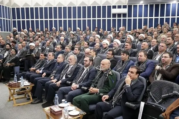 با اتکا به معنویت نماز و روحیه جهادی بسیج، برای تقویت امنیت غذایی کشور تلاش کنیم
