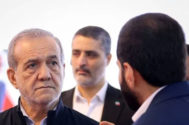 بازدید رئیسجمهور از غرفه آریاساسول