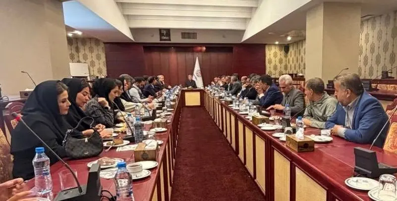 تحول در بیمه ایران با تکیه بر شبکه نمایندگی/بنده نماینده محور هستم
