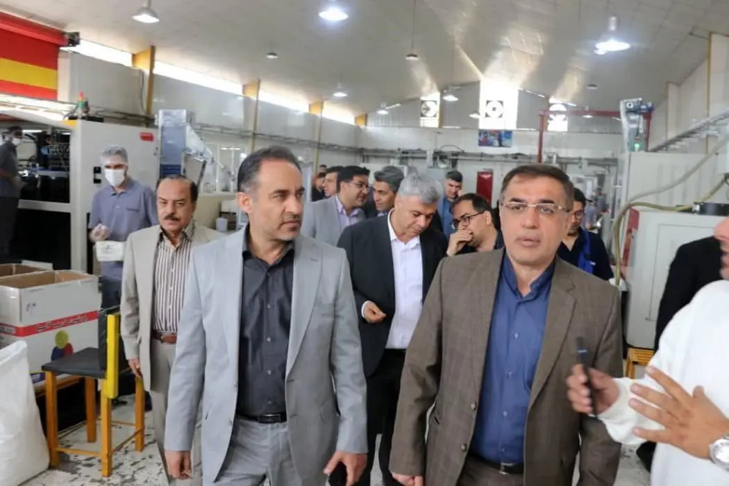 بازدید میدانی مسؤلان استانی از چندین واحد صنعتی در استان فارس

