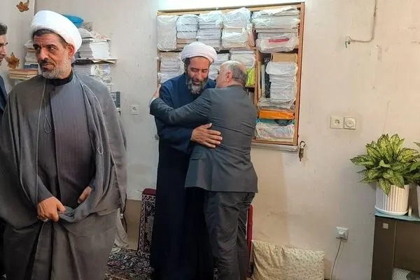 تکریم خانواده های معظم شهدا و ارتقای کیفیت  خدمات درمانی به جامعه ایثارگری وظیفه و افتخار ما است