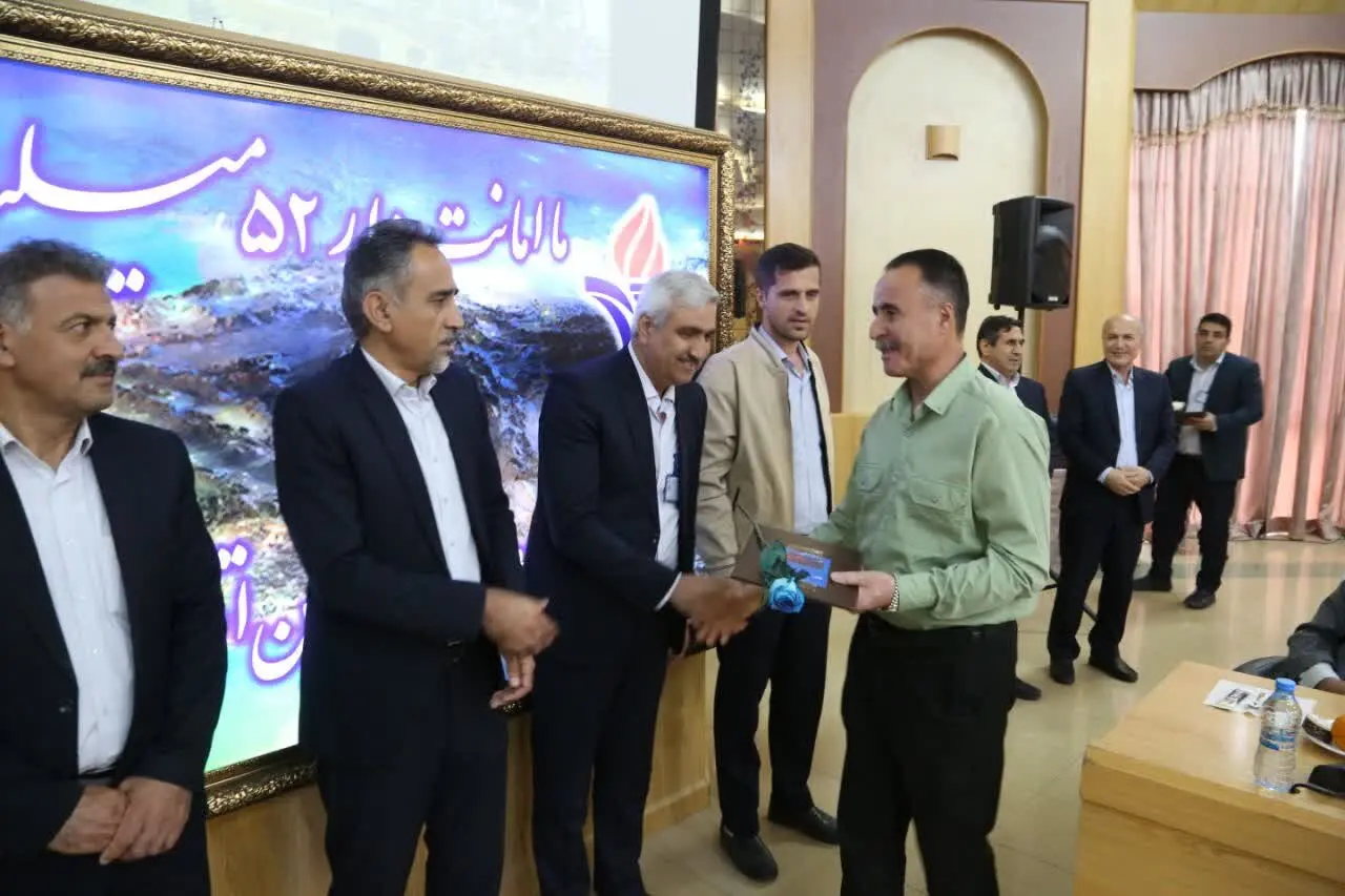 “تجلیل باشکوه از بازنشستگان پتروشیمی خراسان؛ پاسداشت دهه ها تلاش و وفاداری”
