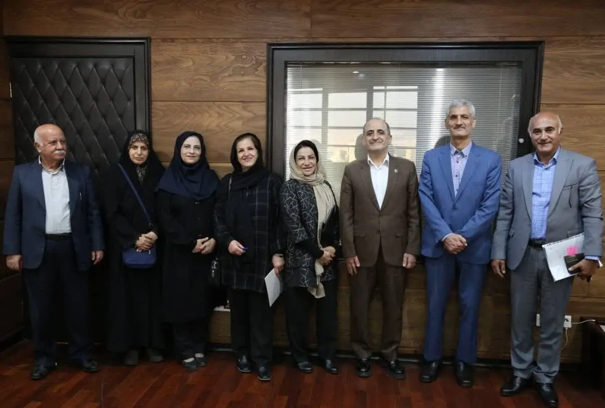 صیانت و حفظ شان بازنشستگان، با رویکردهای نوینی مانند واحد مددکاری بیمه ای توسعه یابد
