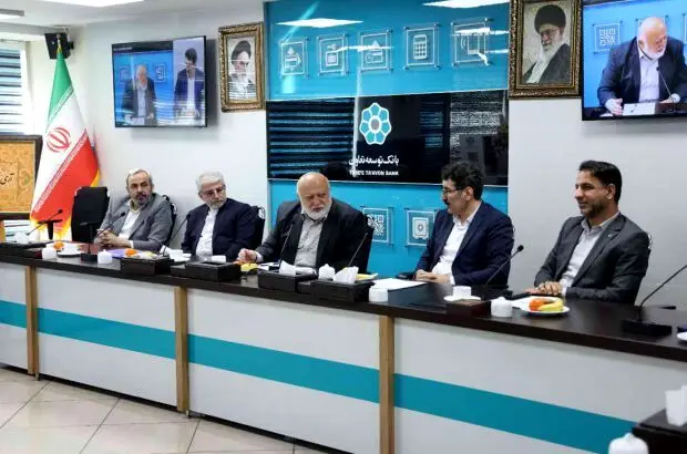با وجود ارتباط بین لایه های مدیریت و اجرایی؛ اراده کارمندان جهت ترویج و ارتقای حجاب ستودنی است
