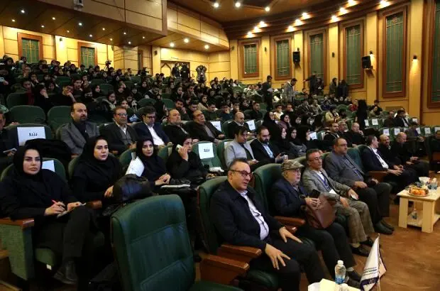 مقاله برگزیده نخستین کنفرانس بین المللی فناوری های مالی و اقتصادی به البرز رسید
