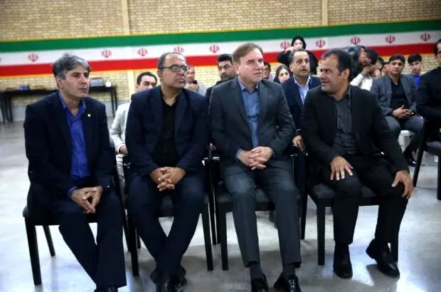 فاز نخست شرکت نور پردازان آران جنوب با حضور استاندار بوشهر افتتاح شد
