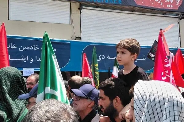 گزارش تصویری از موکب بیمه دی در مراسم تشییع آقای شهید ایران 

