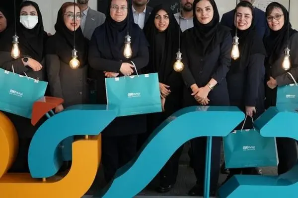 تقدیر از ارزیابان برتر خانه نوآوری «دی‌نو» در بیمه دی
