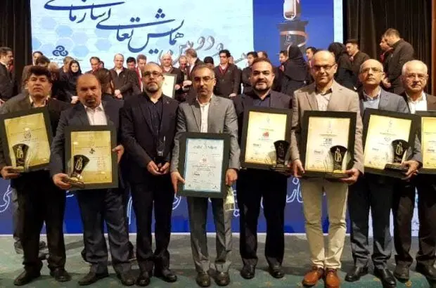 برای نخستین بار ۱۰ شرکت از گروه فولاد خوزستان جایزه تعالی سازمانی دریافت نمودند
