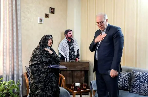 دیدار مدیر عامل بانک مسکن با خانواده‌‎های شهدای مدافع حرم
