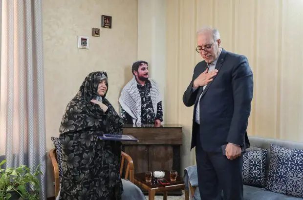 دیدار مدیر عامل بانک مسکن با خانواده‌‎های شهدای مدافع حرم
