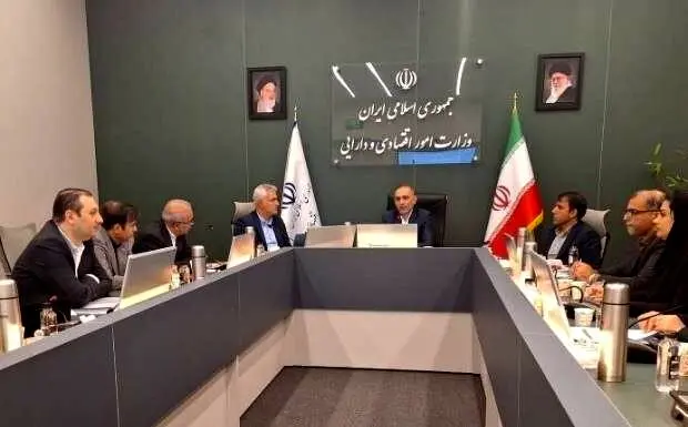 جلسه مشترک مدیر عامل پست بانک ایران با معاون بانک ، بیمه و شرکت های دولتی وزارت امور اقتصادی و دارایی
