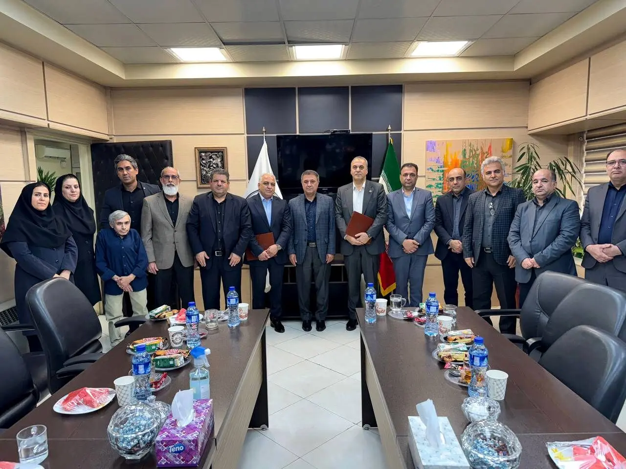 برگزاری آیین تکریم و معارفه مدیر شعبه تجارت بیمه ایران
