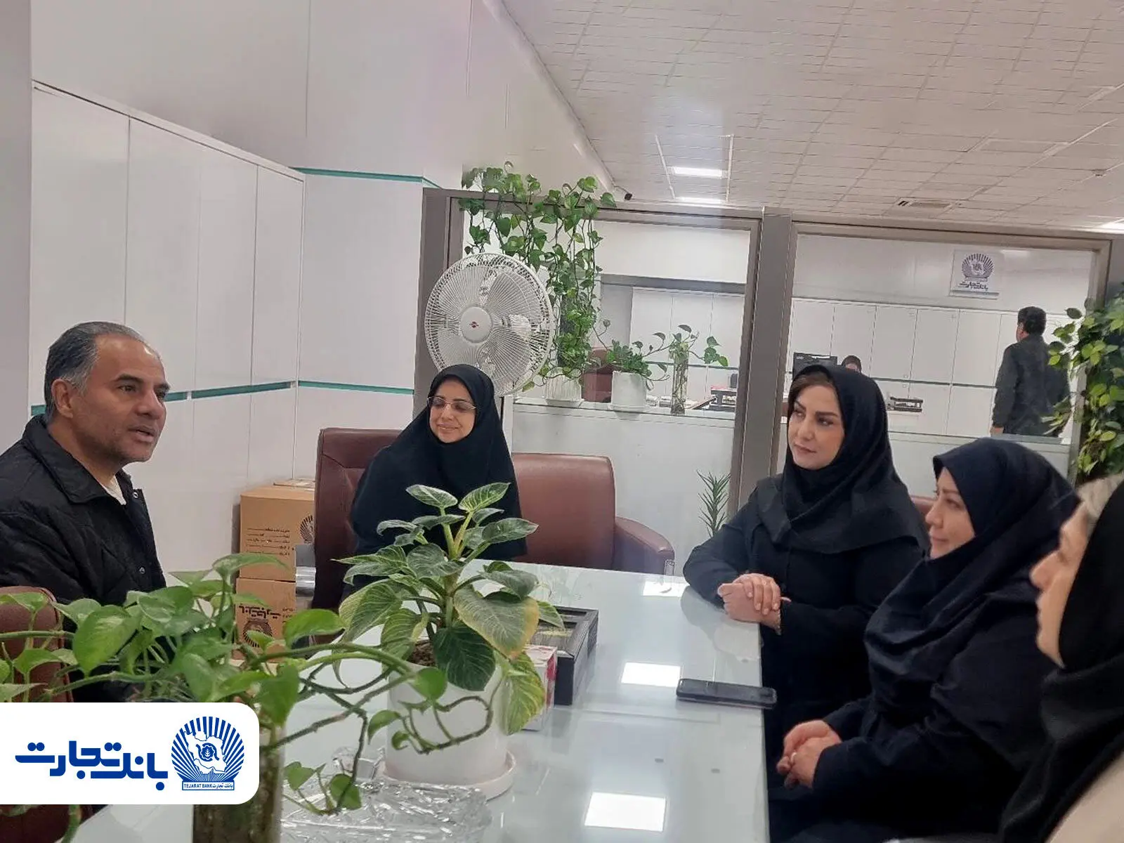 بازدید مدیرعامل بانک تجارت از واحد ارزی اسکان ، خزانه داری ارزی و شعب ولیعصر-مطهری و زرتشت ولیعصر
