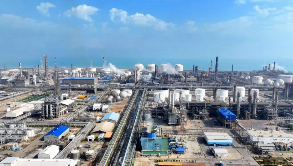 از افزایش خوراک تا رشد تولید و صادرات؛ کارنامه درخشان پتروشیمی بندرامام در ده ماهه سال ۱۴۰۴
