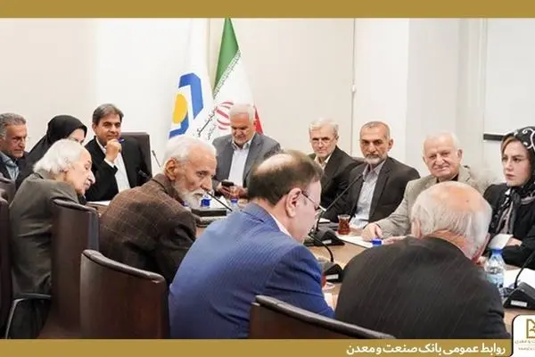 برگزاری نشست هم‌اندیشی مدیرعامل و مدیران صندوق بازنشستگی کارکنان بانک‌ها با رؤسای کانون‌های بازنشستگی بانک‌های مشترک
