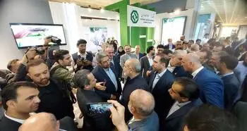 بازدید وزیر کشور از غرفه بانک توسعه صادرات ایران در نمایشگاه صادرات به پاکستان
