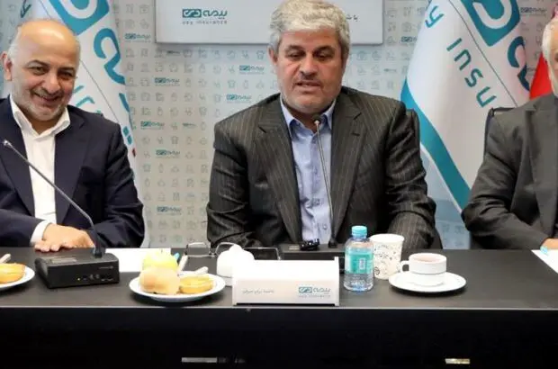 بیمه دی در کنار خدمت به خانواده ایثارگران، الگویی موفق برای صنعت بیمه کشور است
