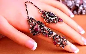 جواهرات پنهان شده در موزه لوور
