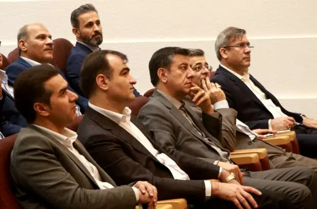 از لزوم نقش آفرینی در چرخه اقتصاد کشور با اجرای دقیق سیاست های دولت تا تثبیت جایگاه سودده ترین شرکت بیمه ای
