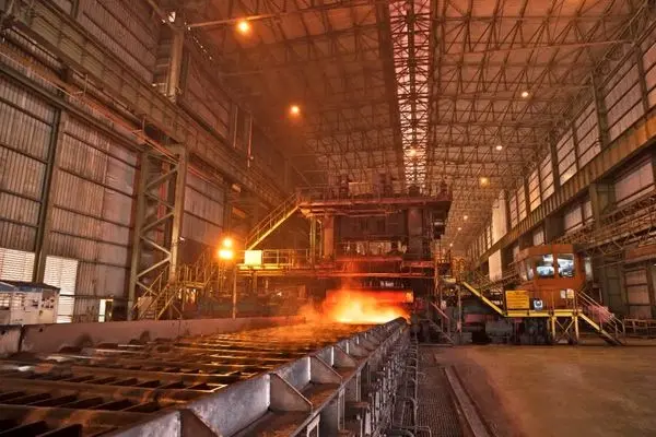 تثبیت جایگاه راهبردی فولاد اکسین خوزستان در میانه تلاطم بازار فولاد