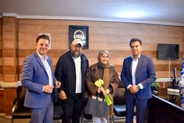 پیشتازی بیمه آسیا استان فارس در نخستین پرداخت خسارت برخط کشور
