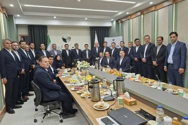 توسعه بانکداری دیجیتال در دهه چهارم فعالیت بانک

