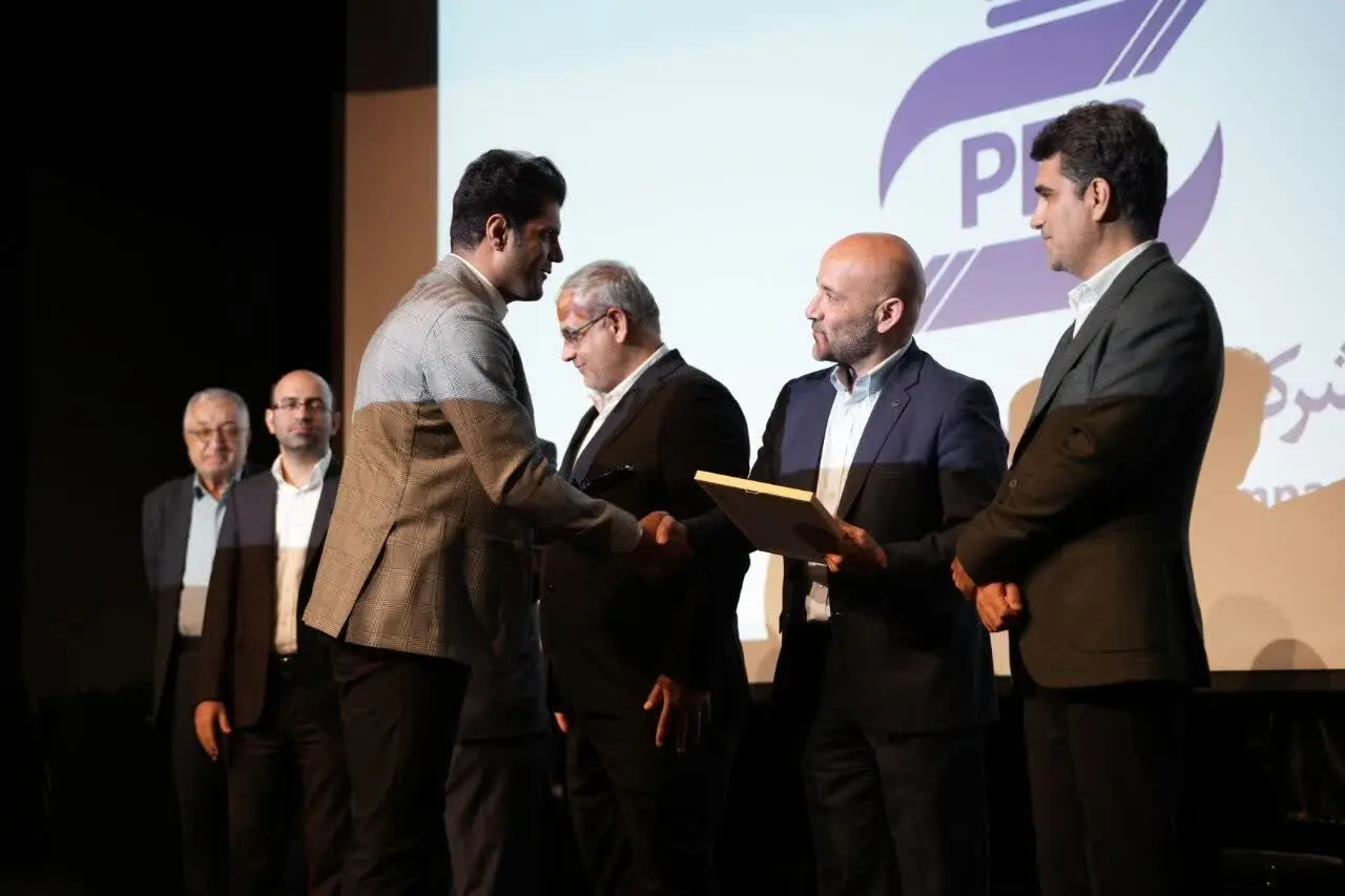 کسب نشان سیمین دو ستاره توسط پتروشیمی پردیس در هشتمین همایش ملی کیفیت
