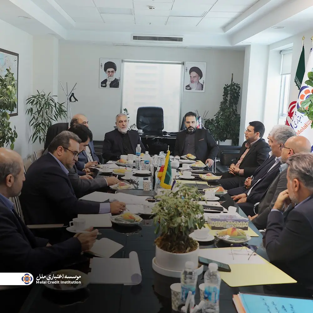 بررسی نتایج عملکرد شعب با حضور رئیس هیئت‌ مدیره: تأکید بر بهبود خدمات و تحقق اهداف استراتژیک

