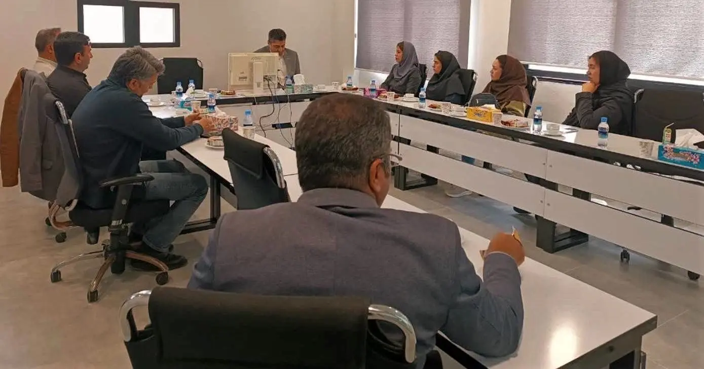 برگزاری نشست نمایندگان خراسان شمالی بیمه دی در شعبه بجنورد
