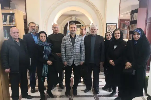 همواره خود را موظف به تکریم پیشکسوتان میدانیم