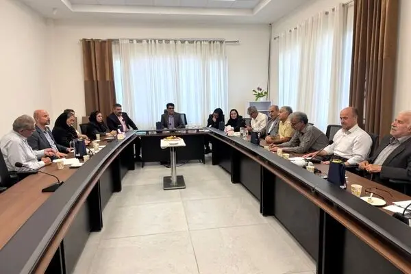خدمت به بازنشستگان افتخار بیمه دی است