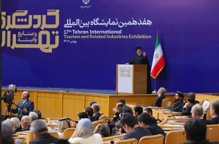 آیت‌الله رئیسی: گردشگری پیشران و شتاب‌دهنده اقتصادی است/حضور گردشگران را تسهیل کنید
