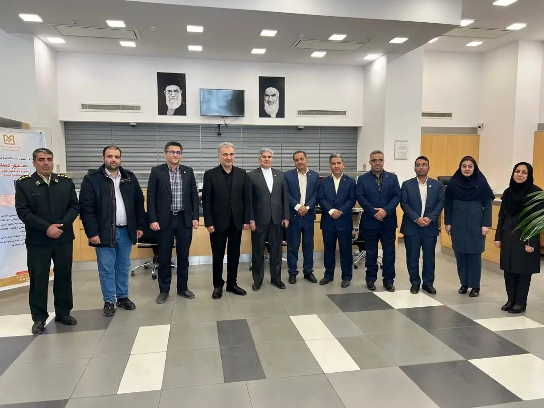 نشست قائم‌مقام مدیرعامل بانک صنعت و معدن با جمعی از صنعتگران استان خراسان جنوبی برای بررسی مسائل واحدهای تولیدی
