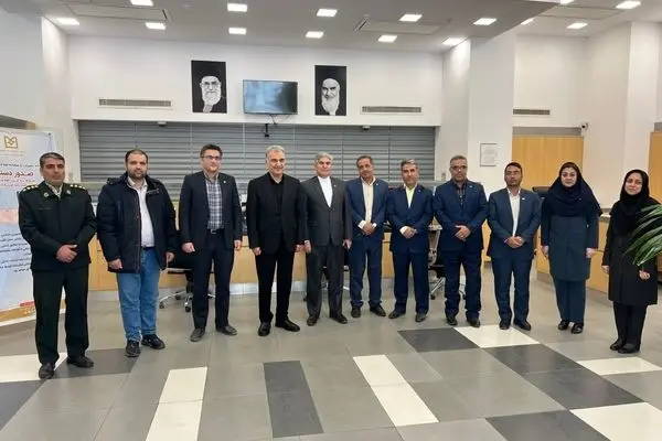 نشست قائم‌مقام مدیرعامل بانک صنعت و معدن با جمعی از صنعتگران استان خراسان جنوبی برای بررسی مسائل واحدهای تولیدی
