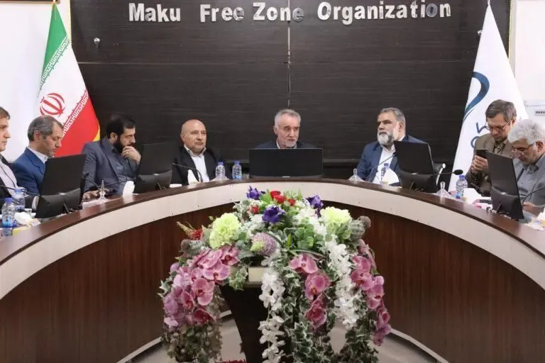 نشست مشترک مسئولان پدافند غیرعامل کشور و دبیرخانه شورای عالی مناطق آزاد با مدیران منطقه آزاد ماکو 