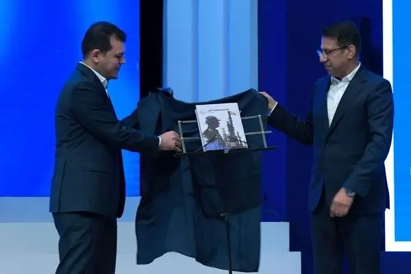 کتاب «کارنامه ساخت داخل» رونمایی شد/ روند روبه‌رشد داخلی‌سازی در هلدینگ خلیج‌فارس/ داخلی‌سازی بیش از ۱۳ هزار قطعه در ۳ سال گذشته
