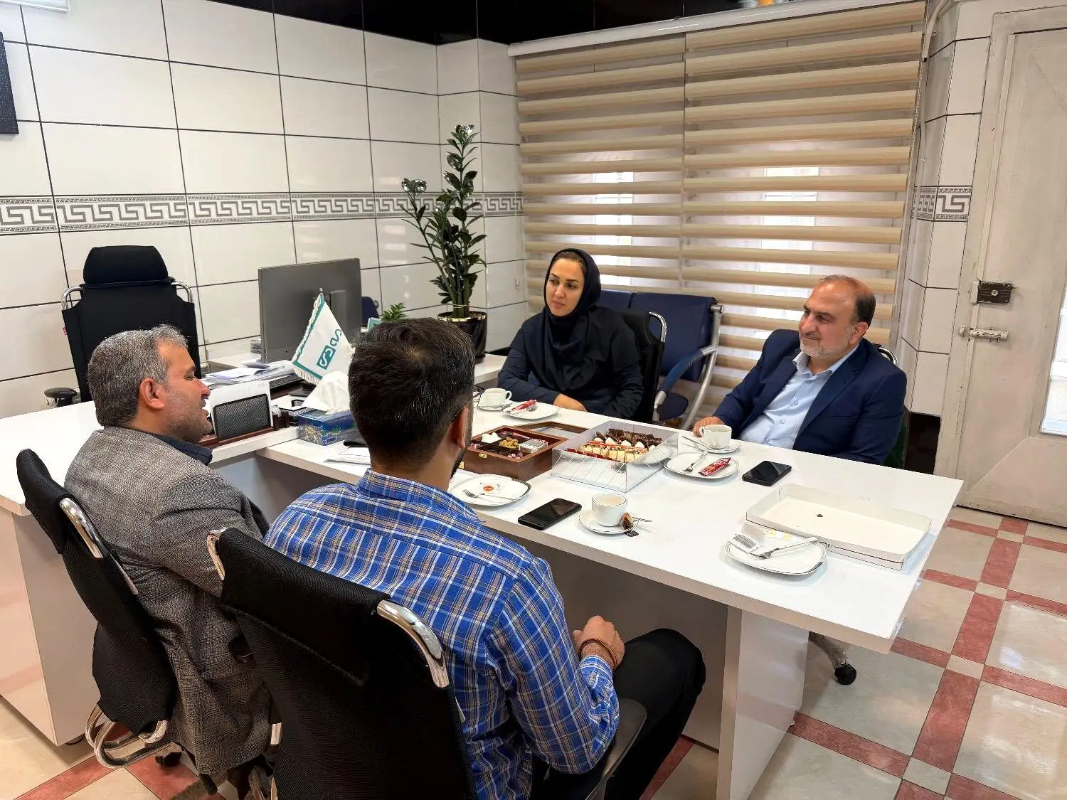 تاکید مدیر بیمه دی زنجان بر توسعه خدمات برخط 