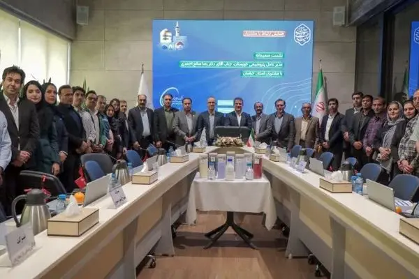 نشست مدیرعامل پتروشیمی خوزستان با فعالان اقتصادی خراسان
