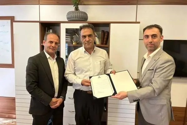 تقدیر دبیر مسئولیت اجتماعی صنعت پتروشیمی از شریفی
