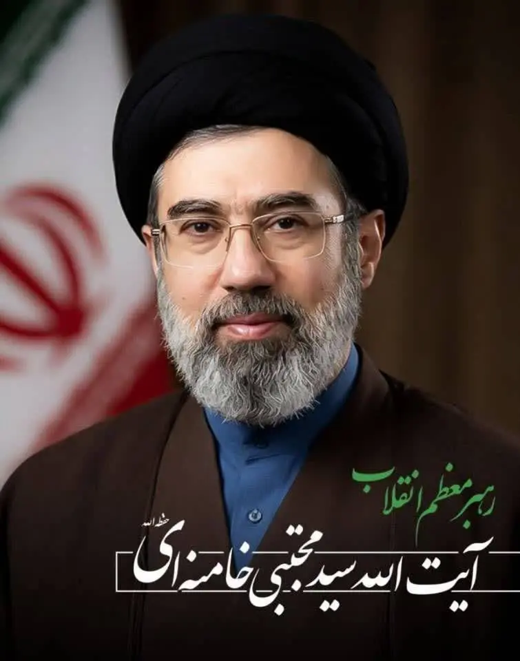 با مولای خود حضرت آیت‌الله سید مجتبی خامنه‌ای بیعت می‌کنیم
