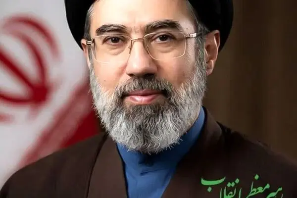 با مولای خود حضرت آیت‌الله سید مجتبی خامنه‌ای بیعت می‌کنیم

