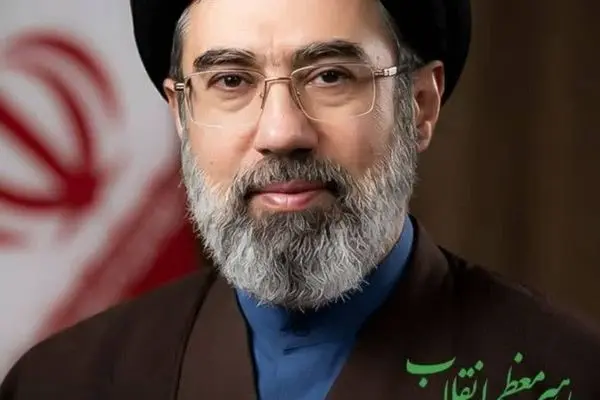 با مولای خود حضرت آیت‌الله سید مجتبی خامنه‌ای بیعت می‌کنیم
